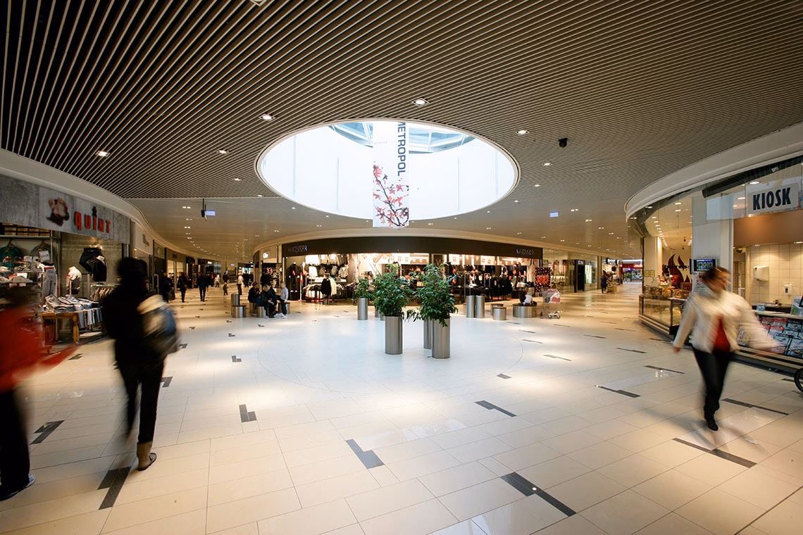 Hvornår åbner butikkerne i Metropol?