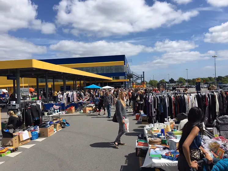 Hvor ligger den største IKEA i verden?