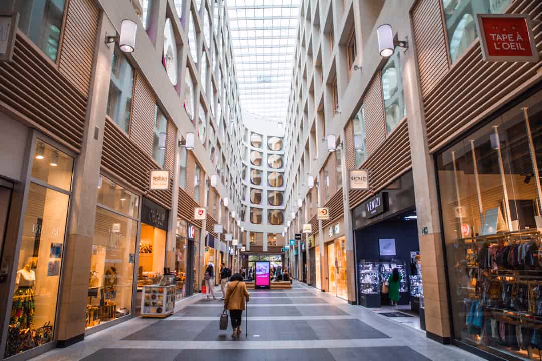 What is the most popular shopping street in Brussels?