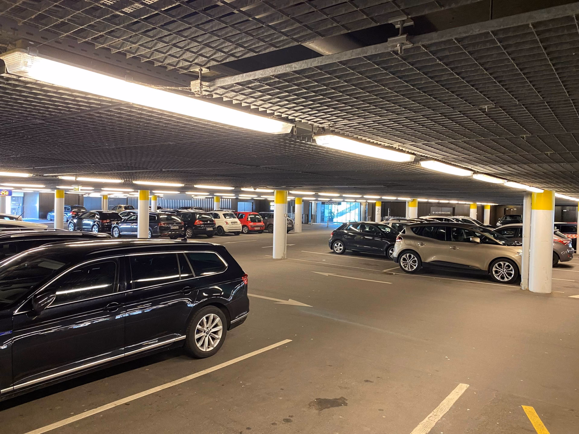 Hvor kan man parkere gratis i Århus centrum?